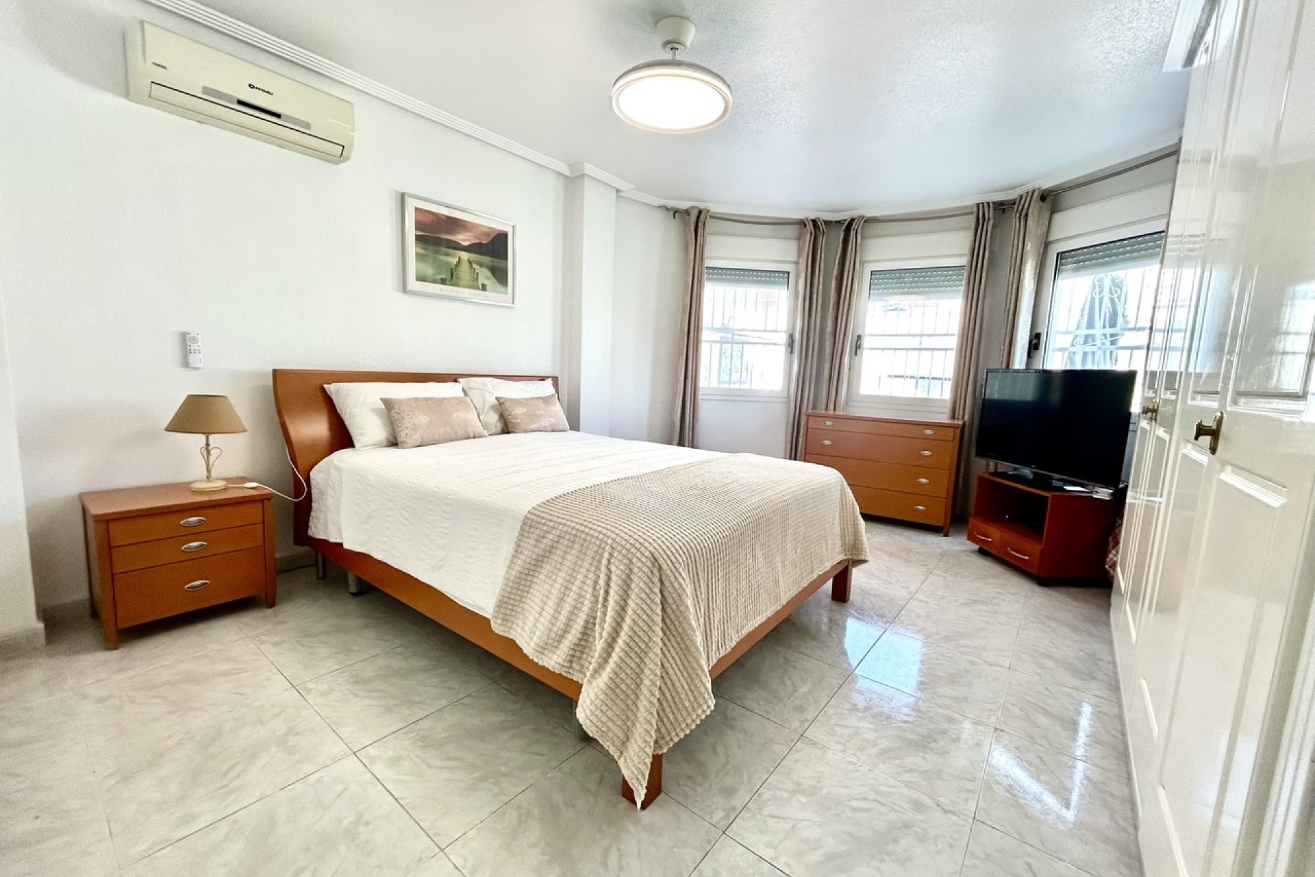 Resale - Villa -
Pinar de Campoverde - Inland