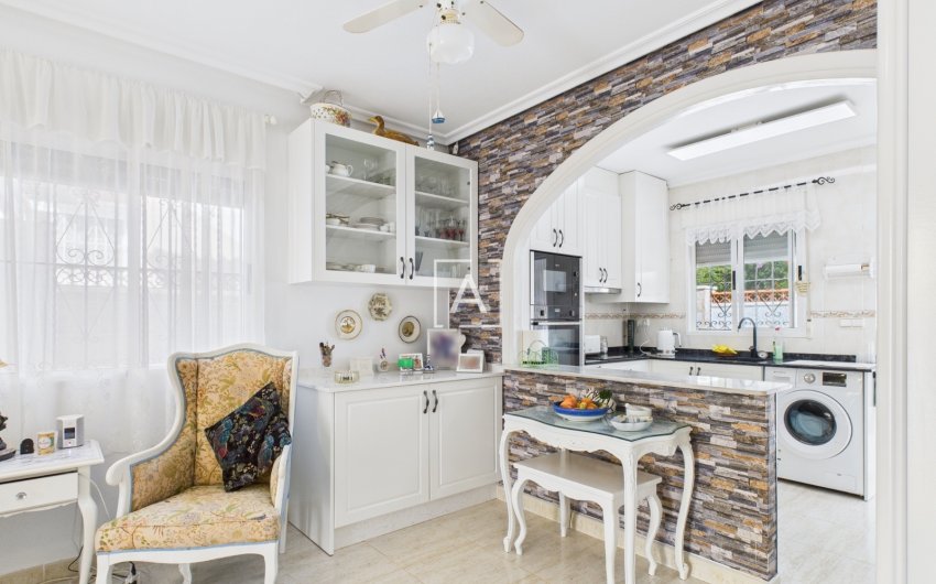 Resale - Villa -
Pinar de Campoverde - Inland