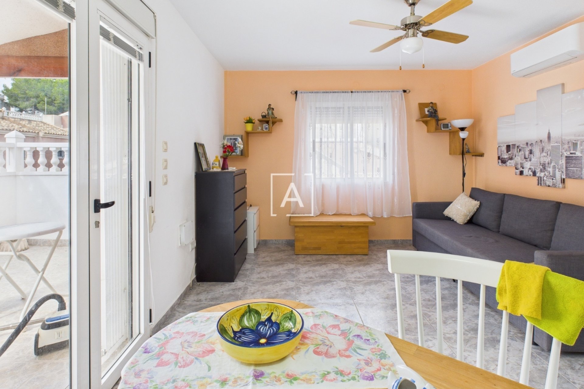 Resale - Villa -
Pinar de Campoverde - Inland