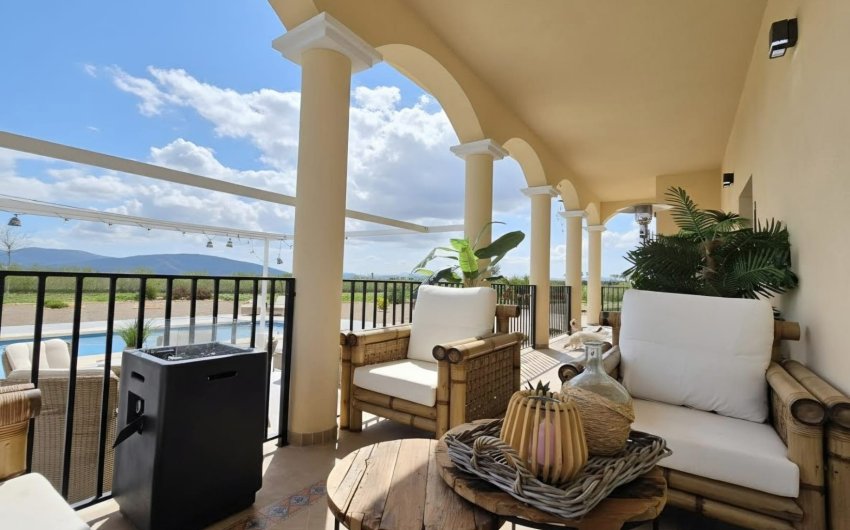 Resale - Villa -
Pinoso - Inland