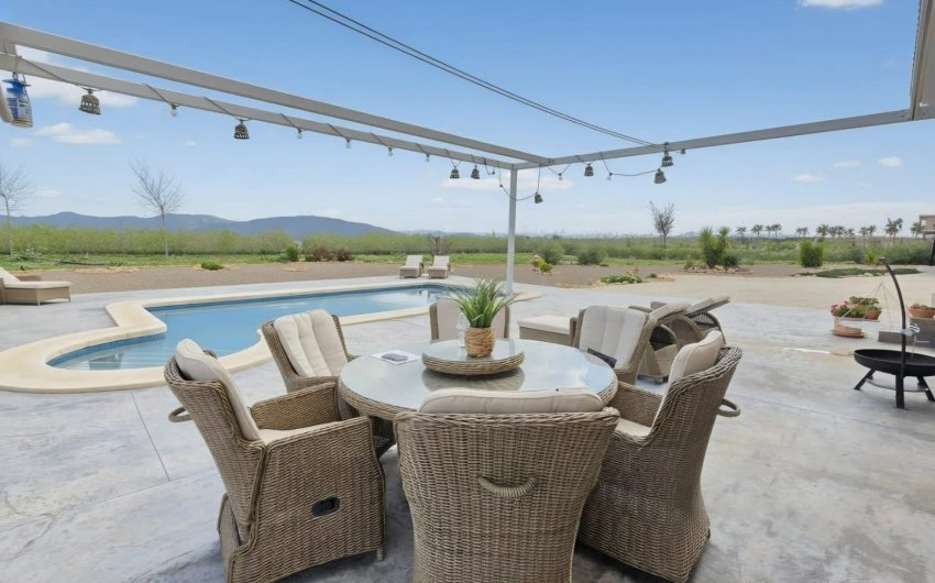 Resale - Villa -
Pinoso - Inland