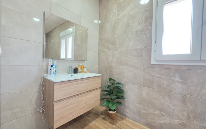 Resale - Villa -
Pinoso - Inland