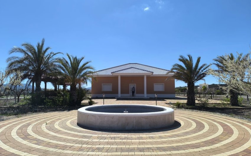 Resale - Villa -
Pinoso - Inland