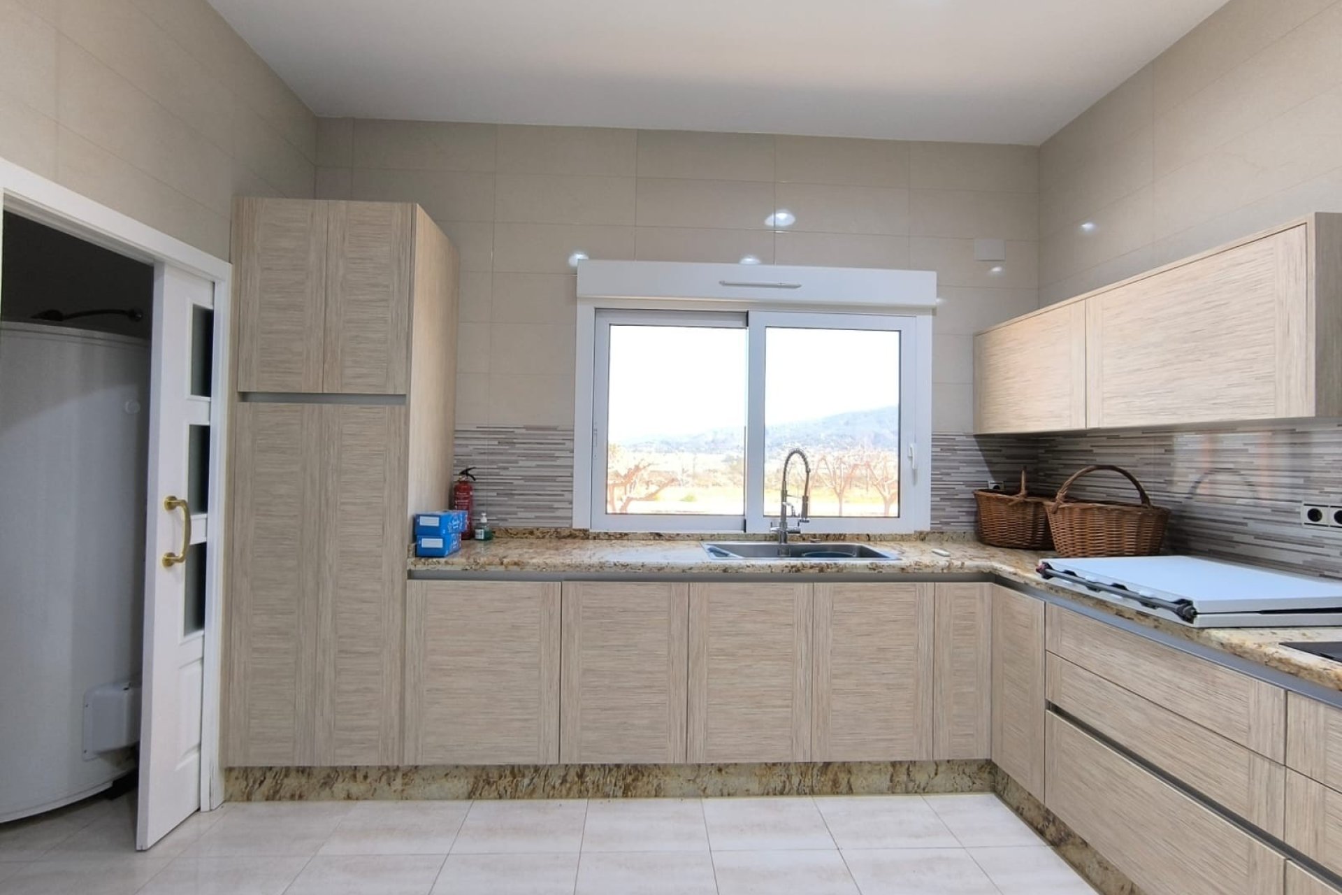 Resale - Villa -
Pinoso - Inland