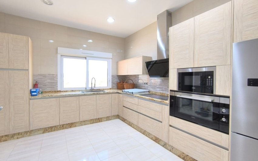 Resale - Villa -
Pinoso - Inland