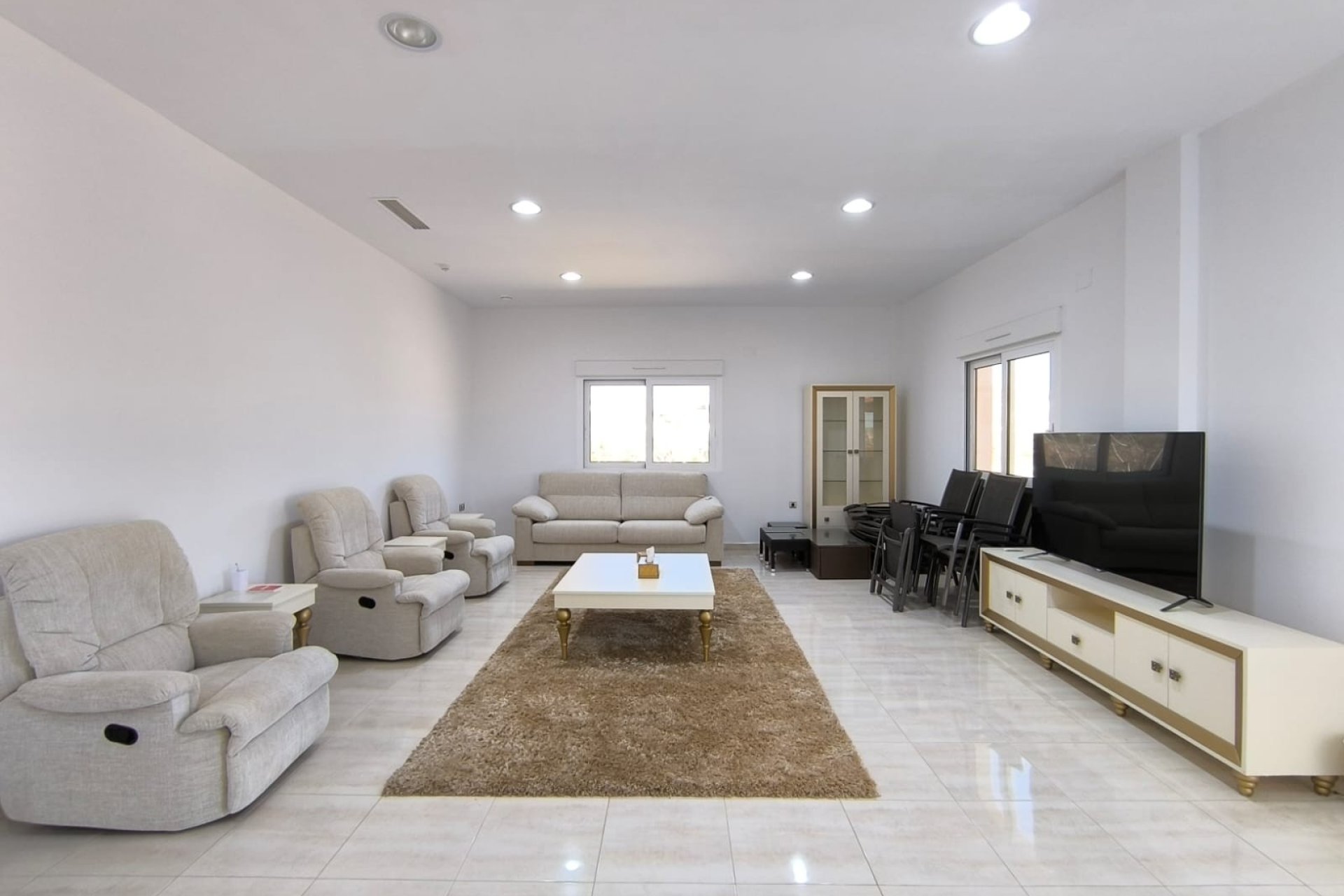 Resale - Villa -
Pinoso - Inland