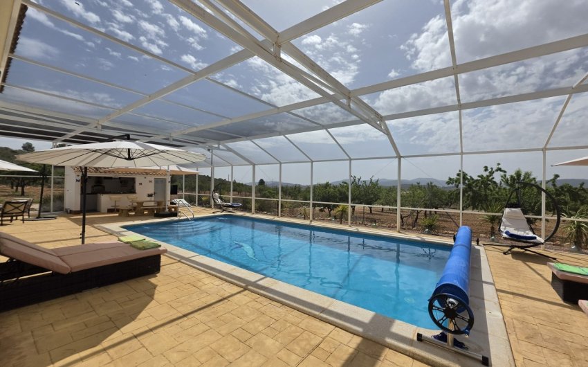 Resale - Villa -
Pinoso - Inland