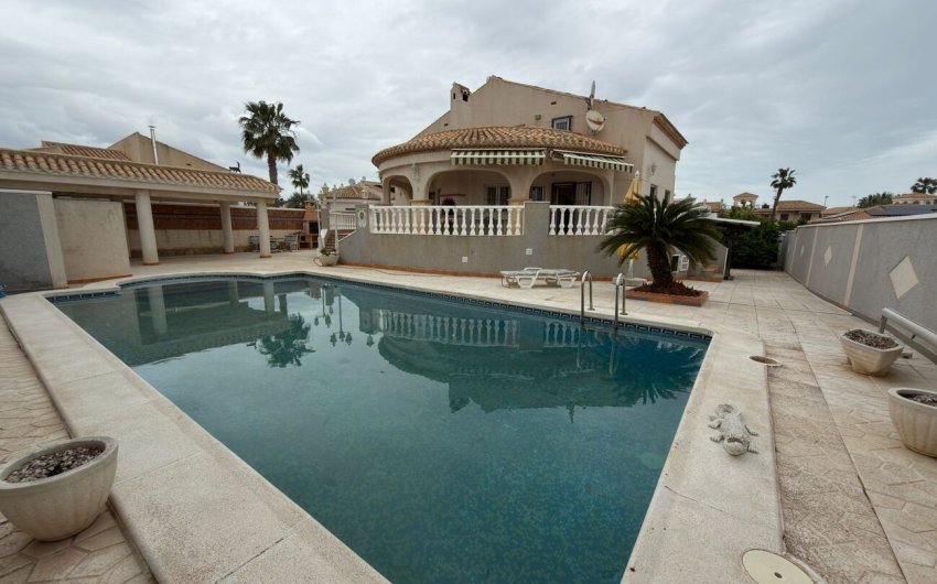 Resale - Villa -
Playa Flamenca - Costa Blanca
