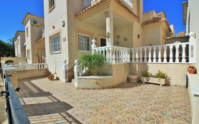 Resale - Villa -
Playa Flamenca