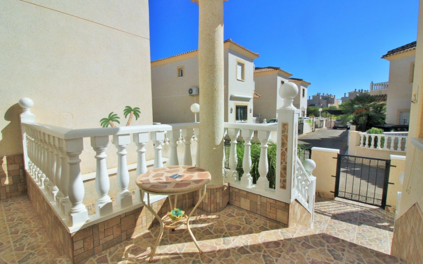 Resale - Villa -
Playa Flamenca