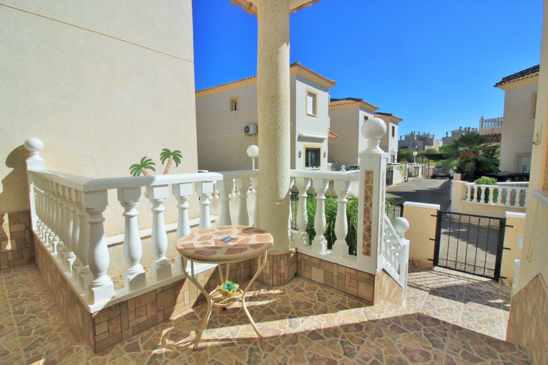 Resale - Villa -
Playa Flamenca