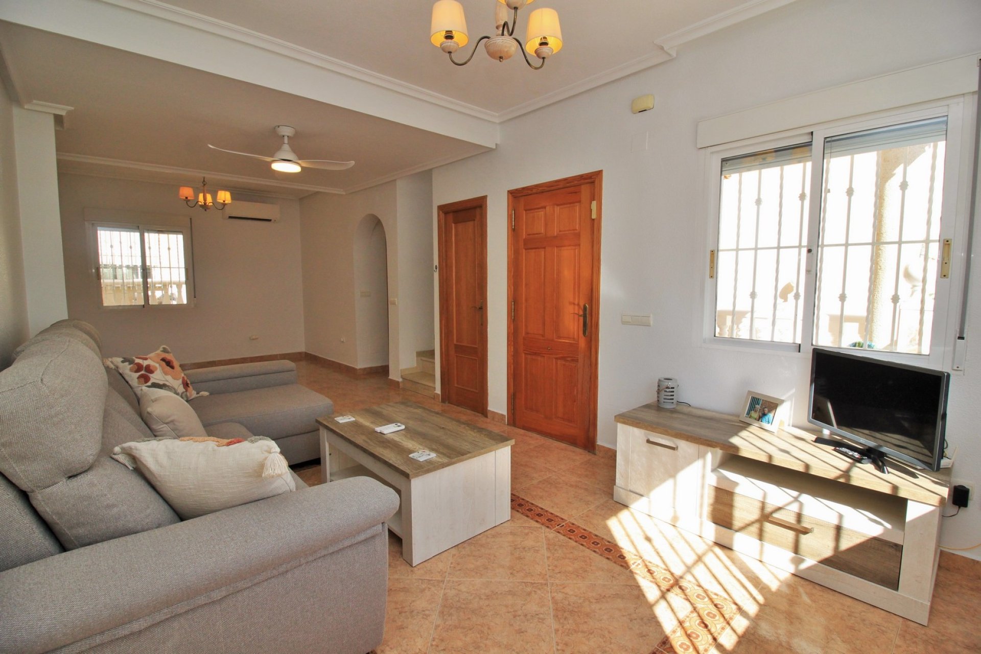 Resale - Villa -
Playa Flamenca