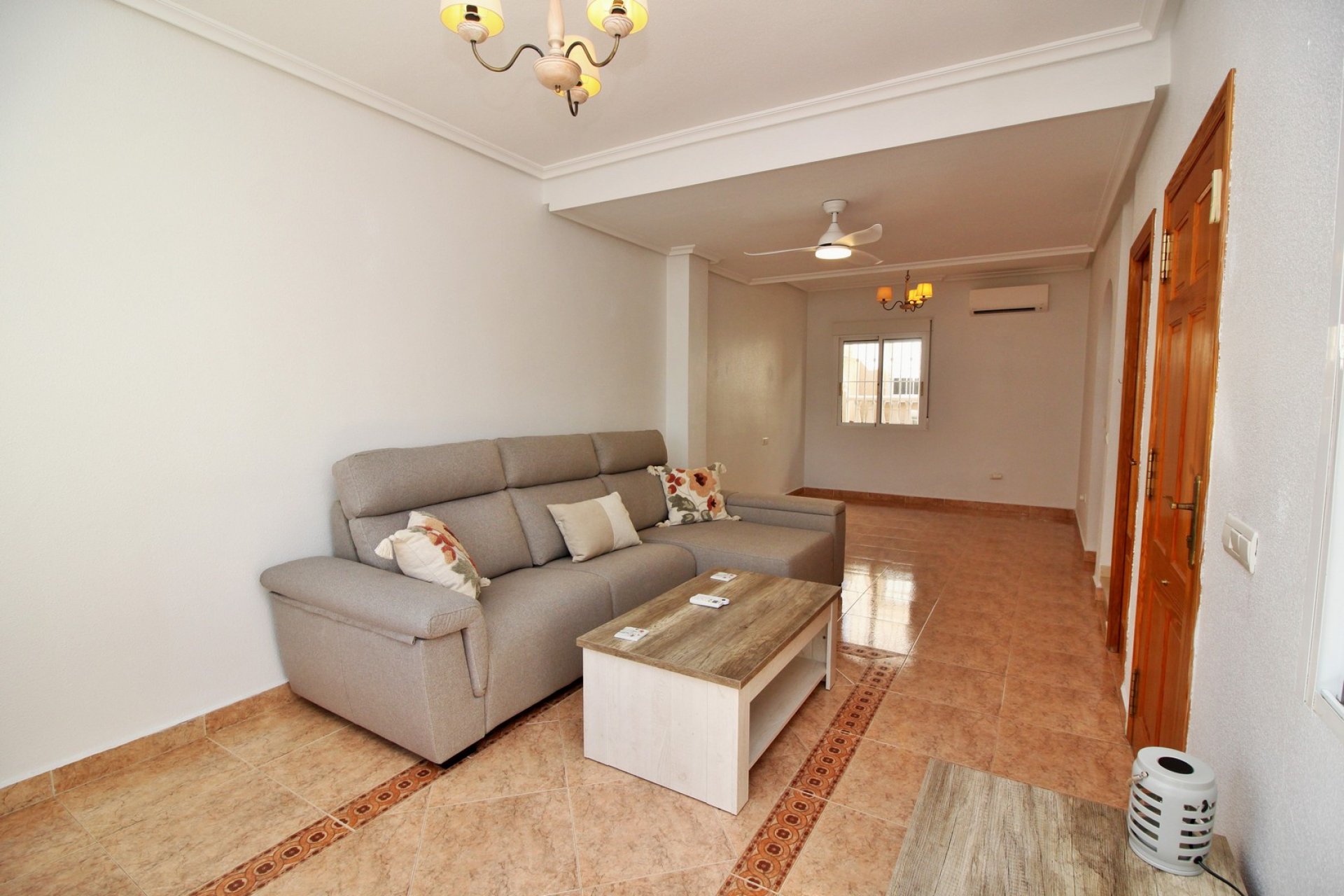 Resale - Villa -
Playa Flamenca