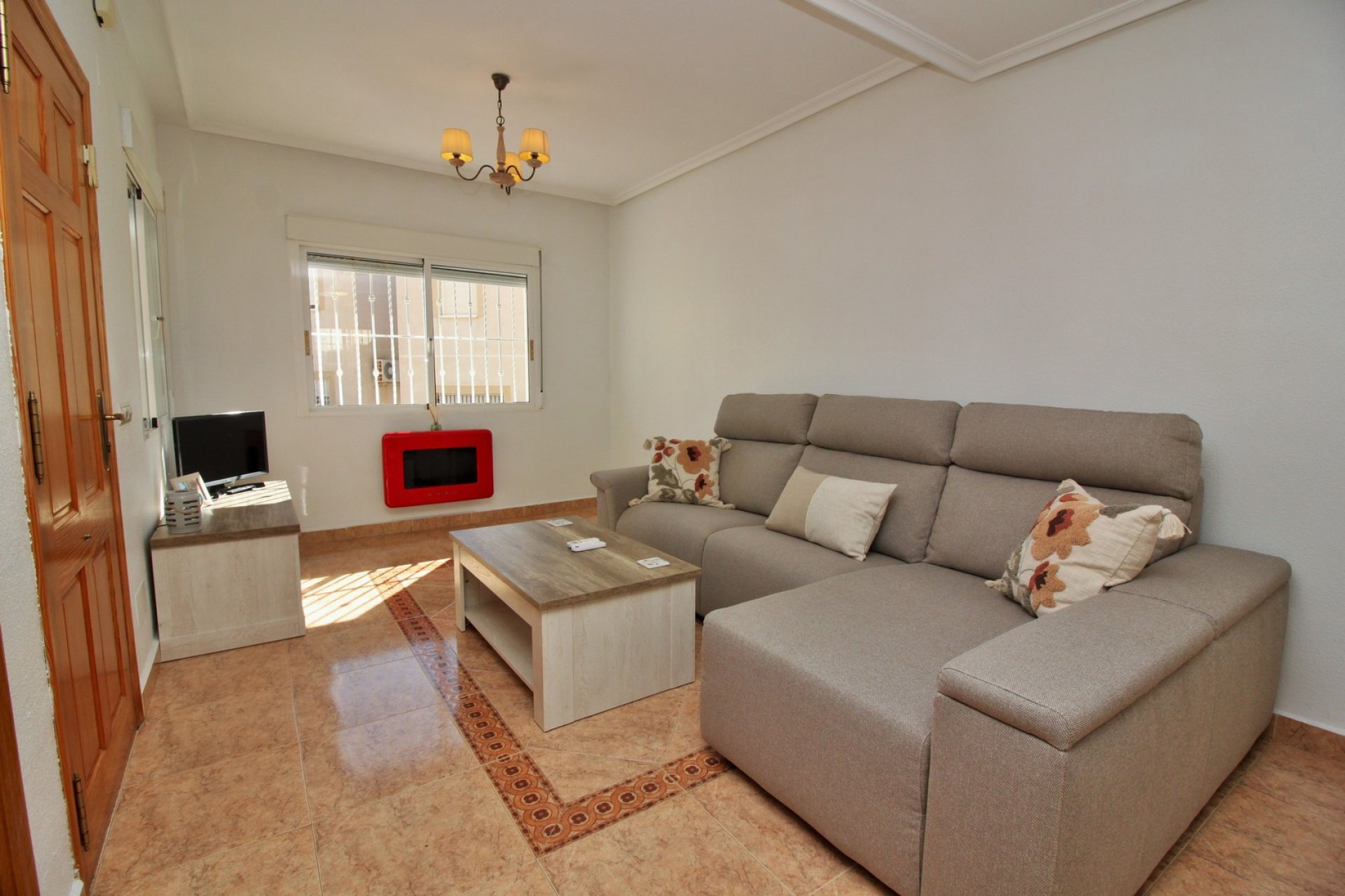 Resale - Villa -
Playa Flamenca