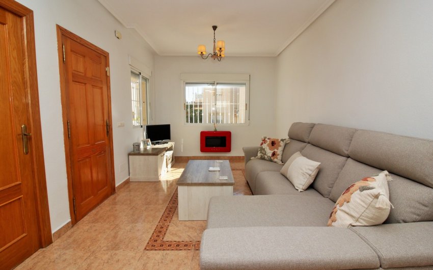 Resale - Villa -
Playa Flamenca