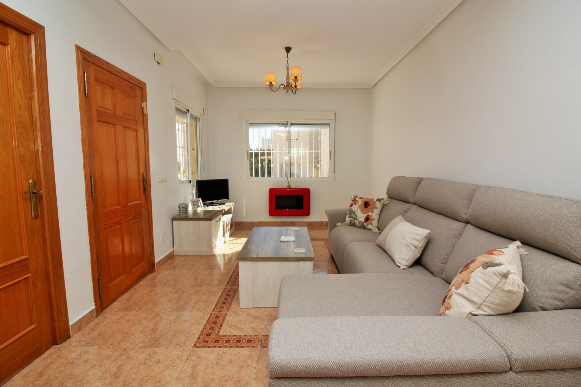 Resale - Villa -
Playa Flamenca