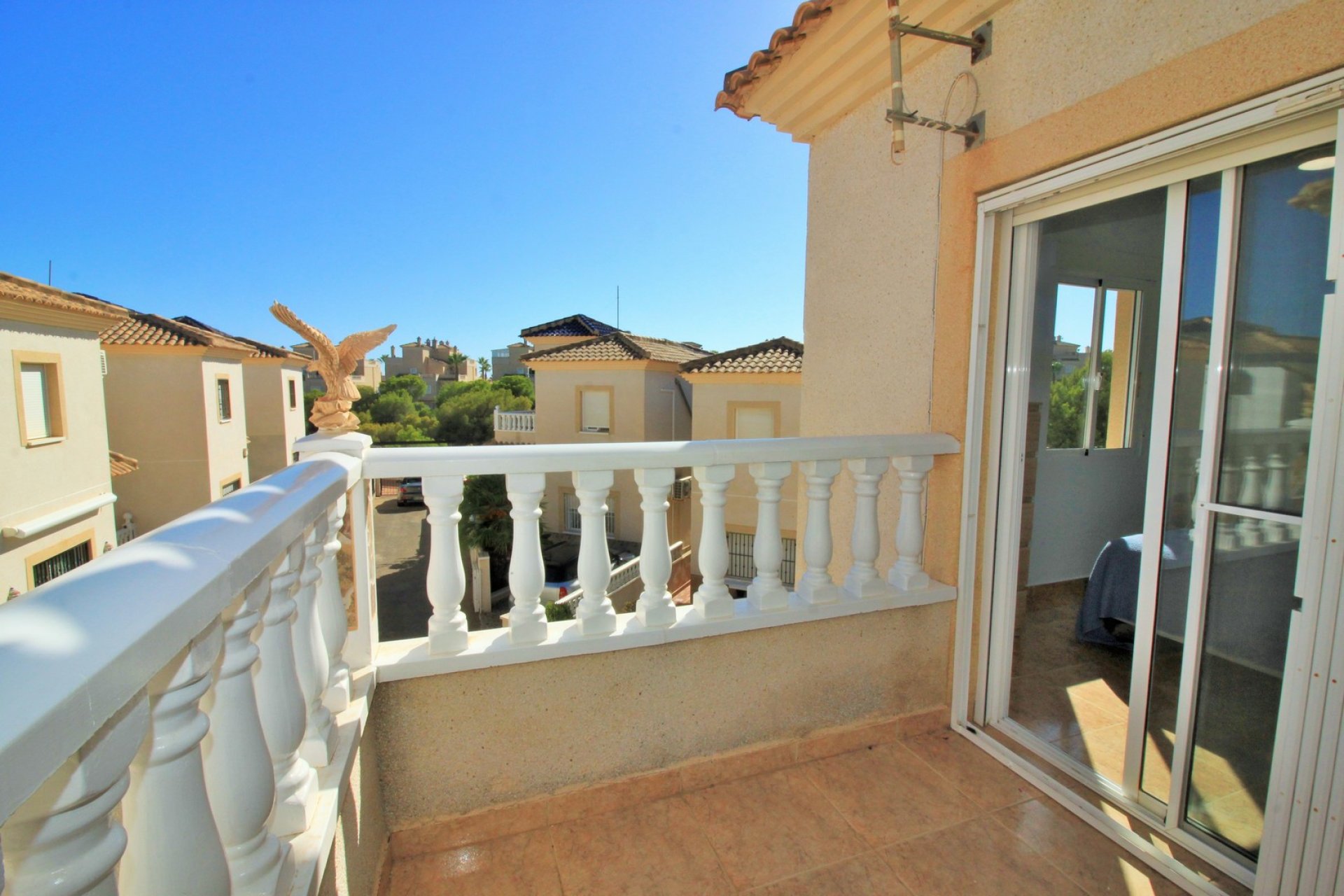 Resale - Villa -
Playa Flamenca