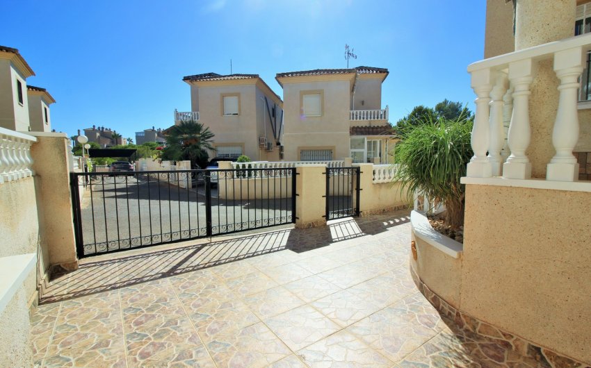 Resale - Villa -
Playa Flamenca