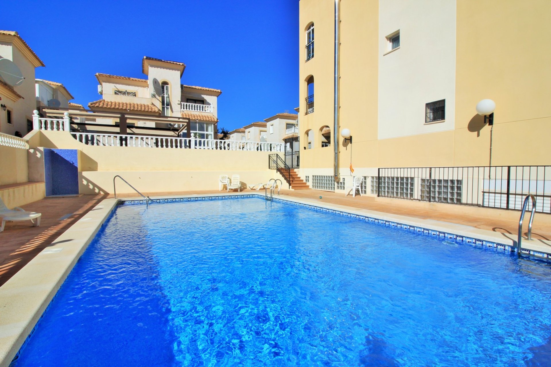 Resale - Villa -
Playa Flamenca