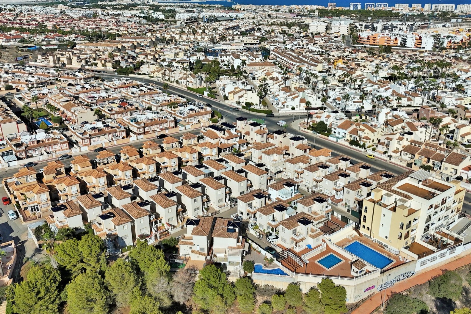 Resale - Villa -
Playa Flamenca