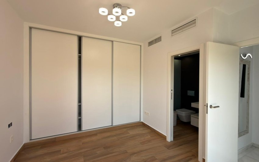 Resale - Villa -
Polop - Alberca