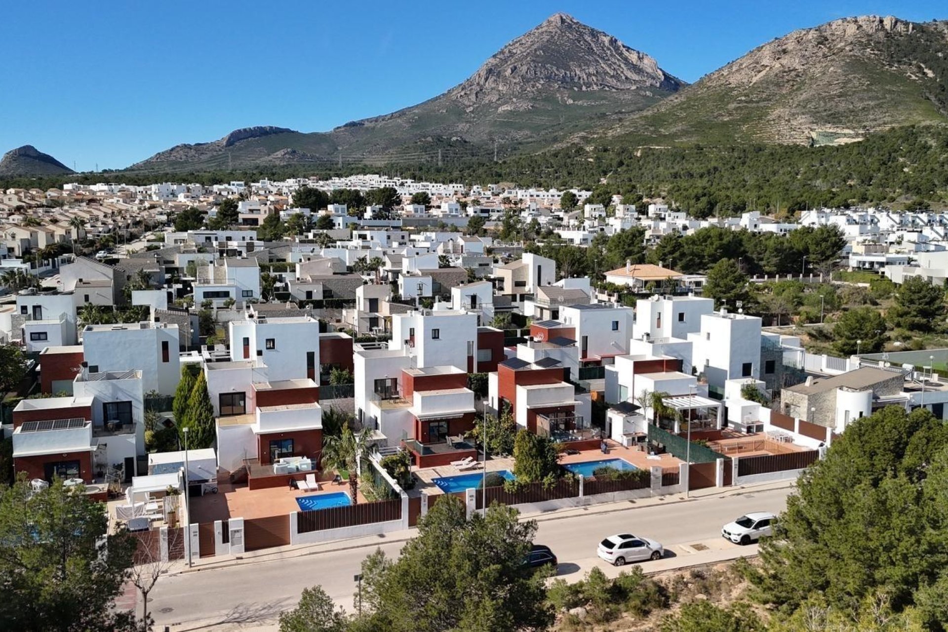 Resale - Villa -
Polop - Alberca