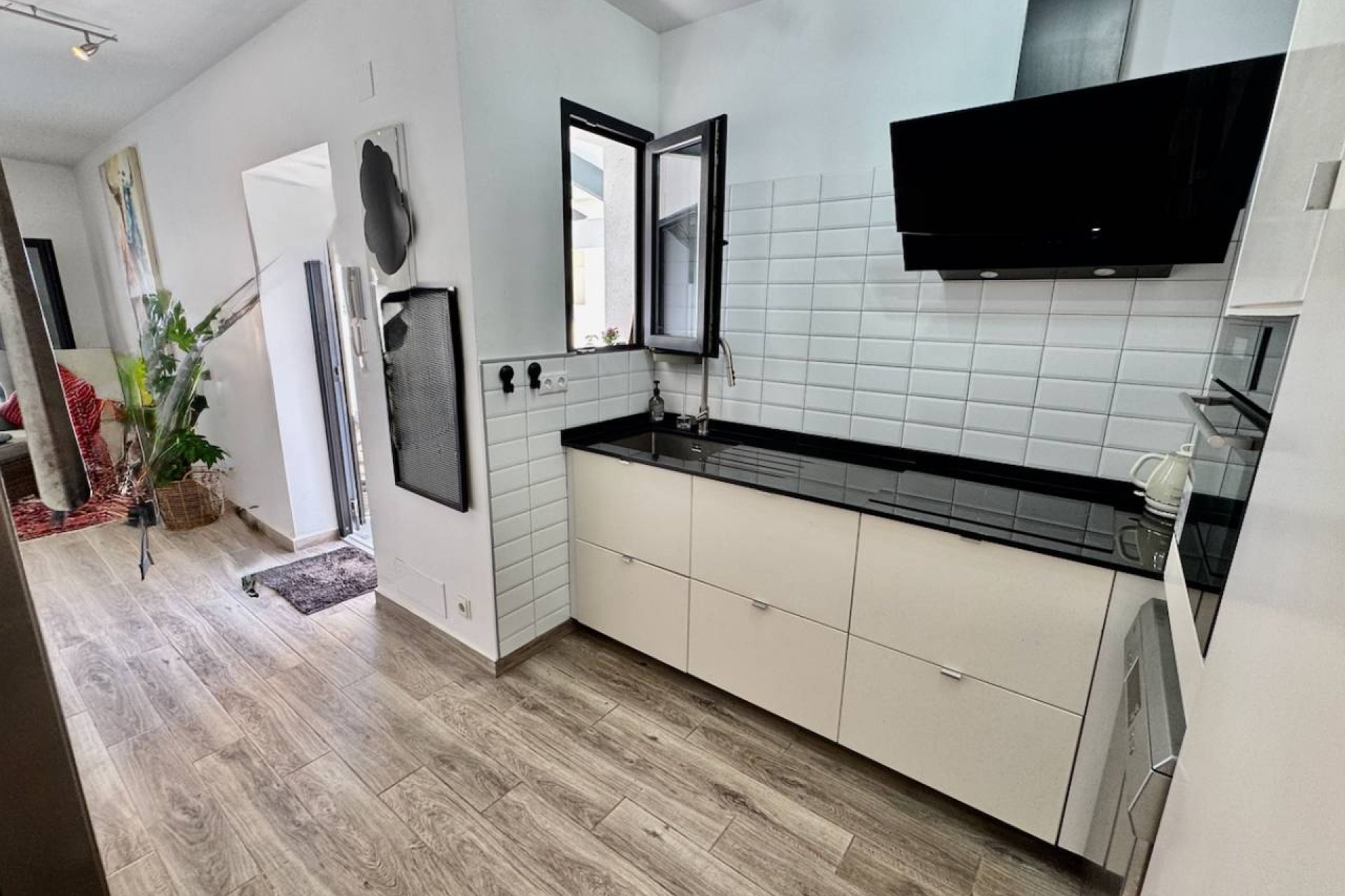 Resale - Villa -
Punta Prima