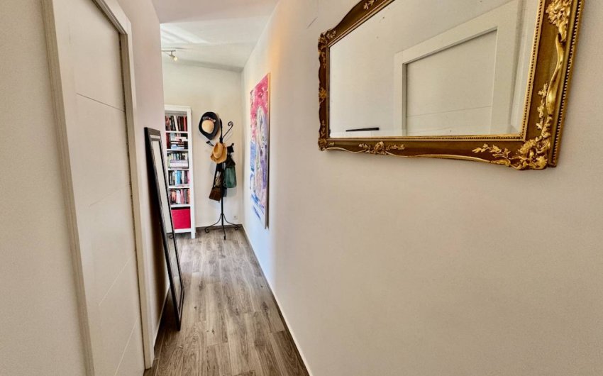 Resale - Villa -
Punta Prima