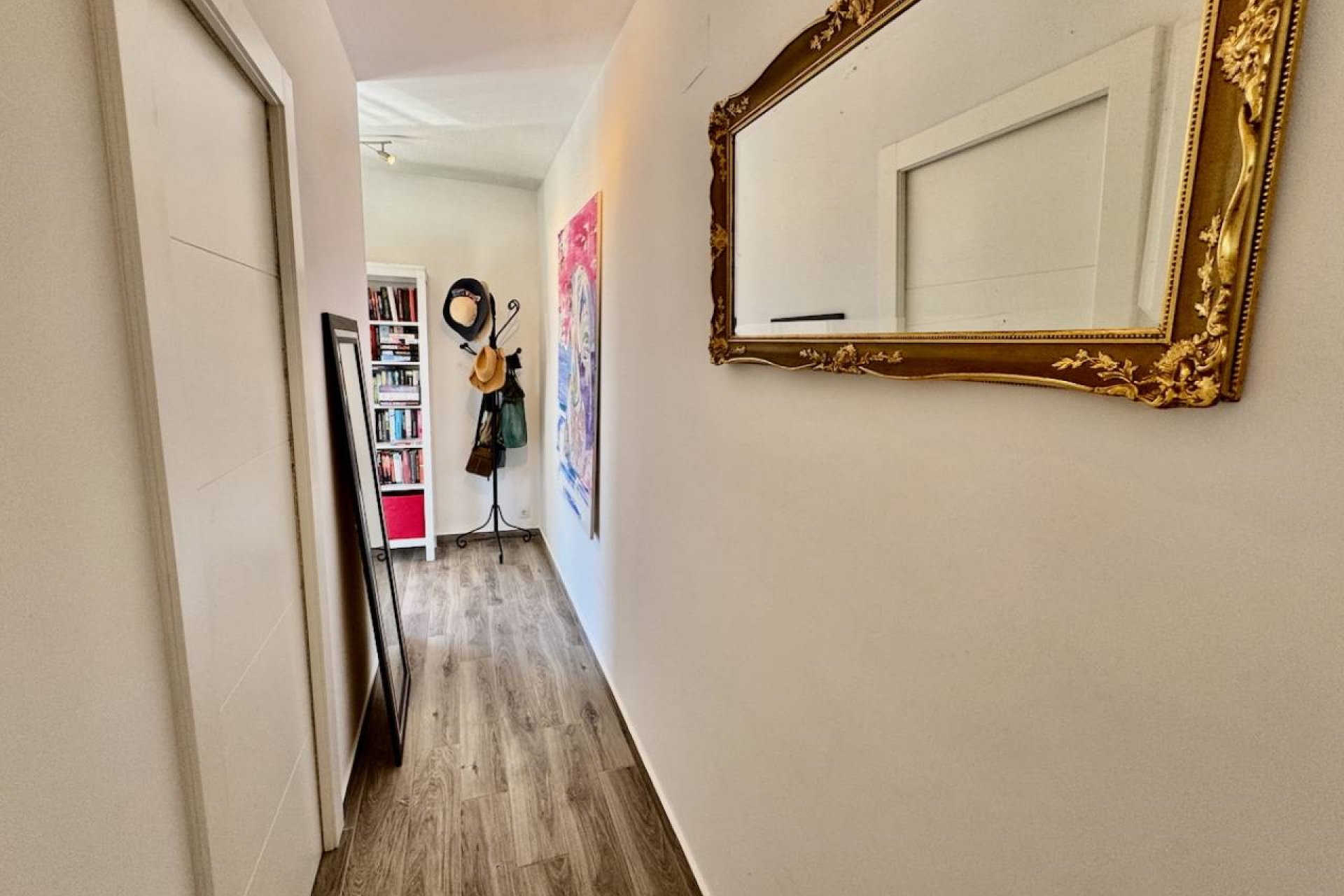 Resale - Villa -
Punta Prima