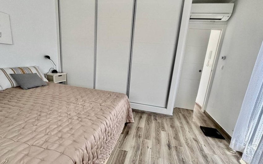 Resale - Villa -
Punta Prima