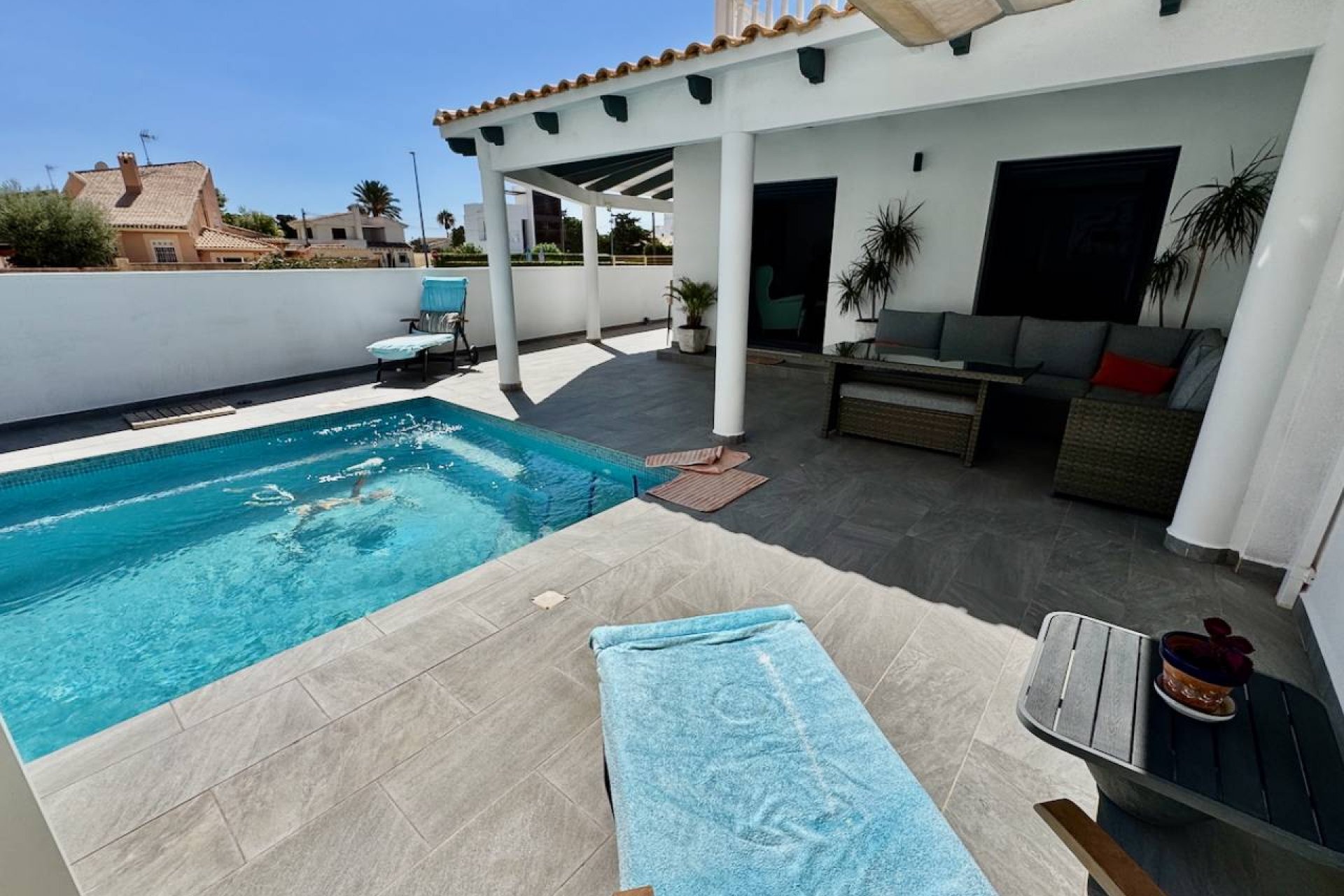 Resale - Villa -
Punta Prima