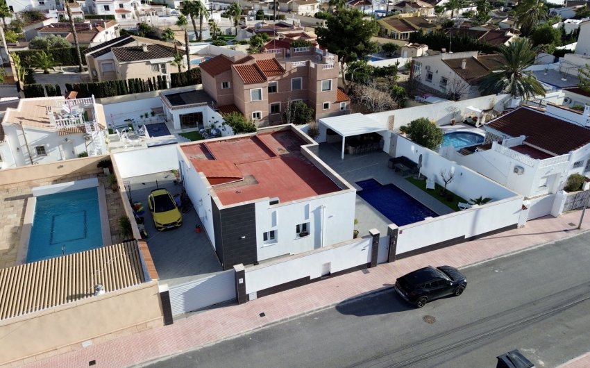 Resale - Villa -
Rojales - Ciudad Quesada