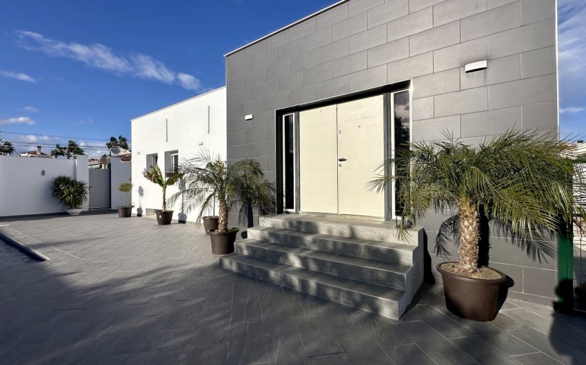 Resale - Villa -
Rojales - Ciudad Quesada