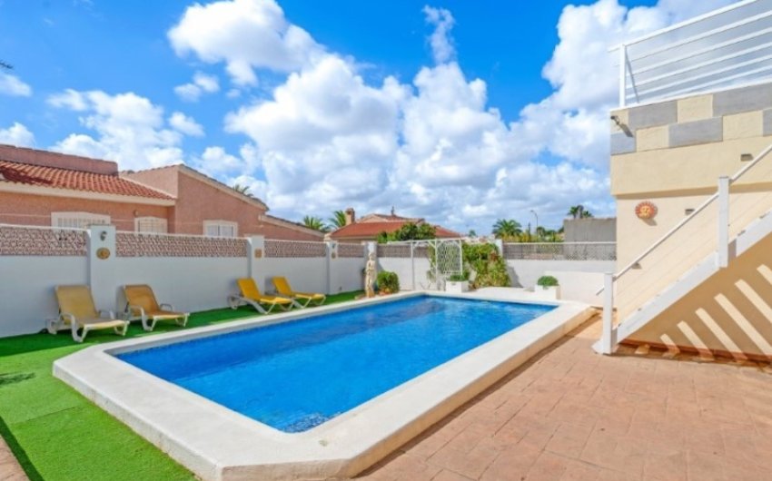 Resale - Villa -
Rojales - Ciudad Quesada