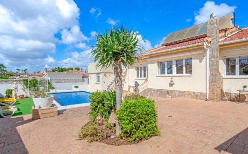 Resale - Villa -
Rojales - Ciudad Quesada