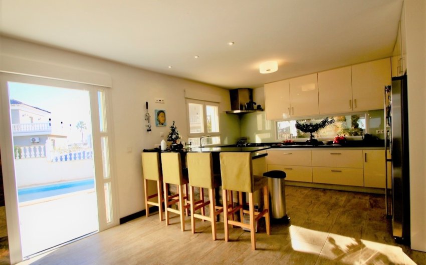 Resale - Villa -
Rojales - Ciudad Quesada