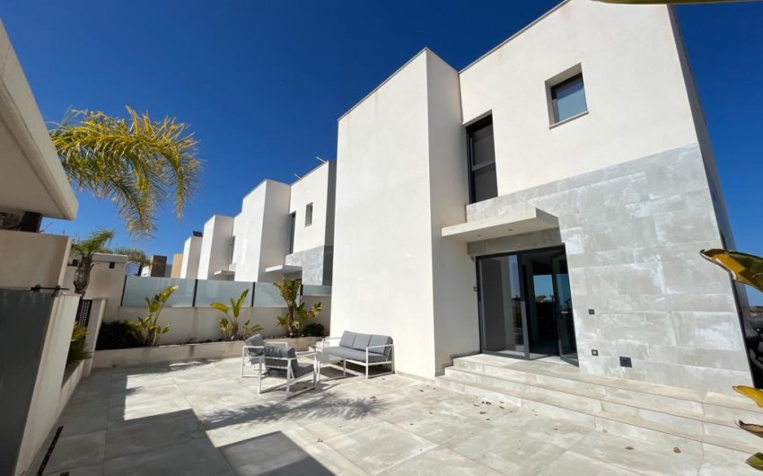 Resale - Villa -
Rojales - Inland