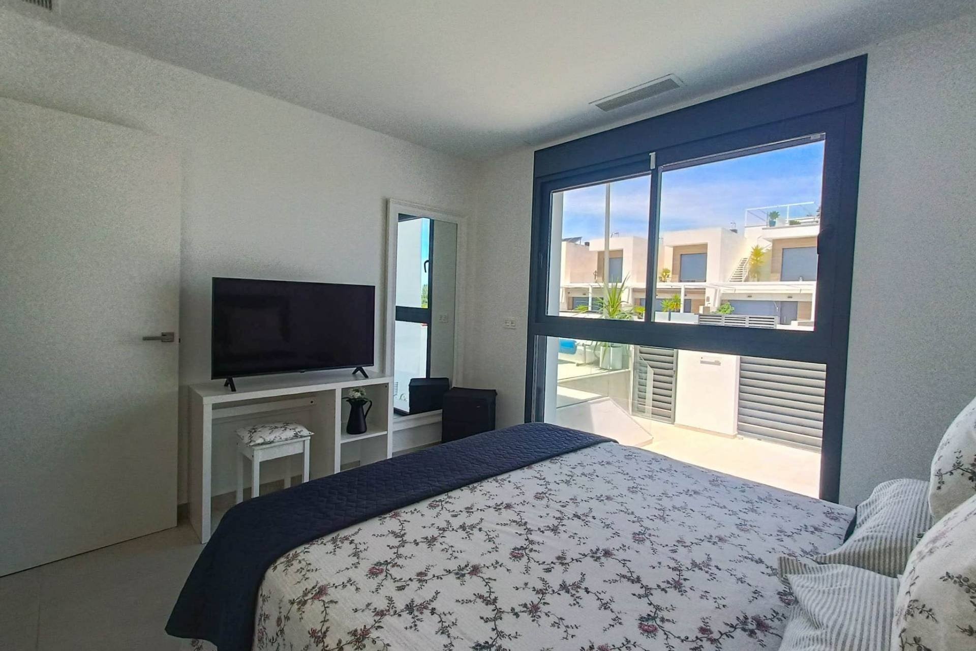 Resale - Villa -
Rojales - Inland