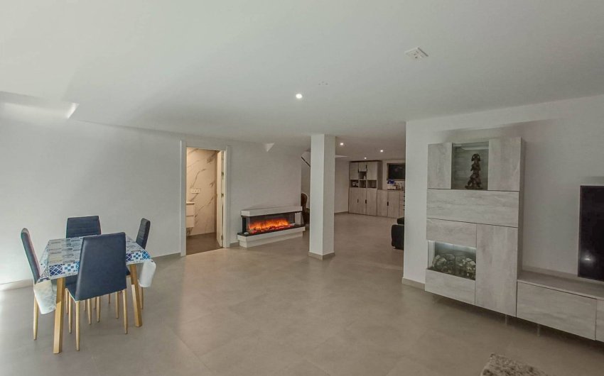 Resale - Villa -
Rojales - Inland
