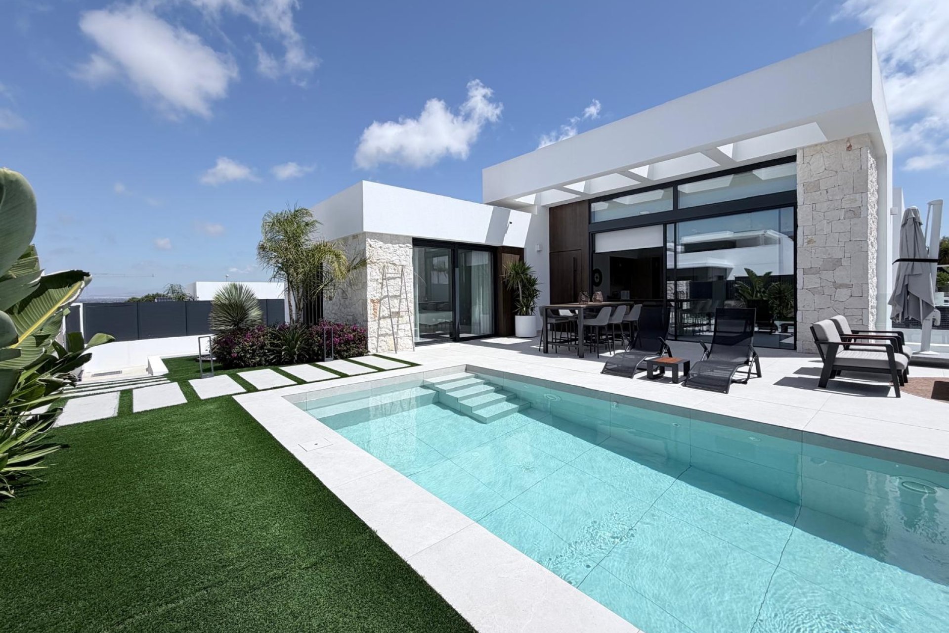 Resale - Villa -
Rojales - Inland