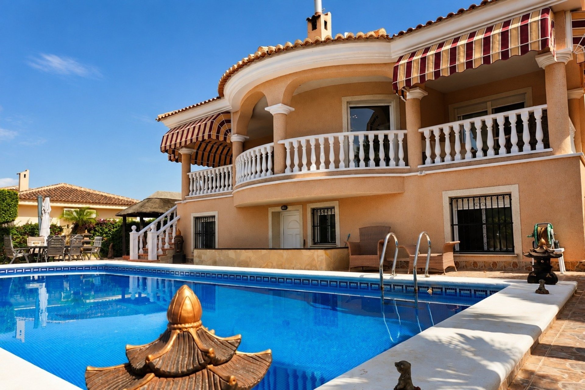 Resale - Villa -
Rojales - Inland