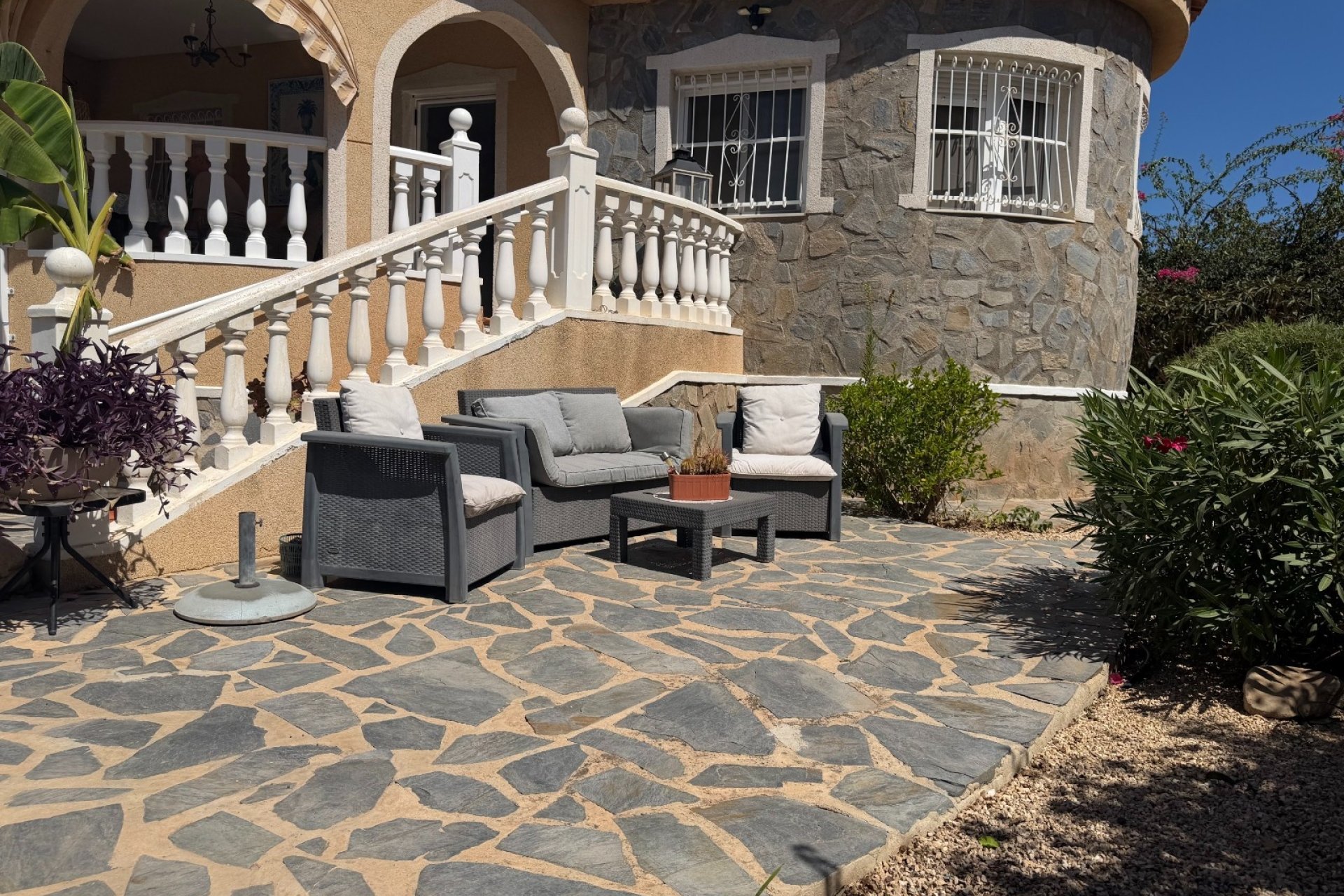 Resale - Villa -
Rojales - Inland
