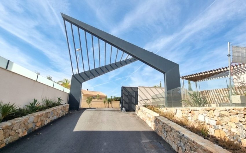 Resale - Villa -
Rojales - Inland