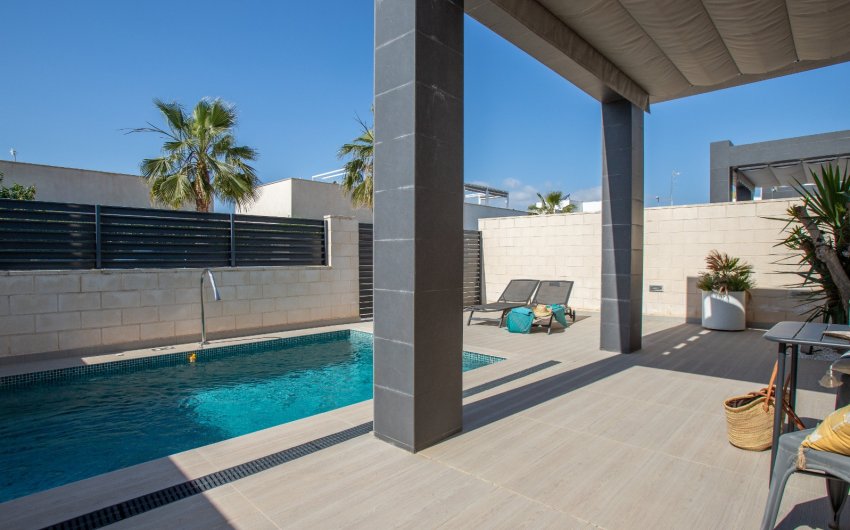 Resale - Villa -
Rojales - Inland