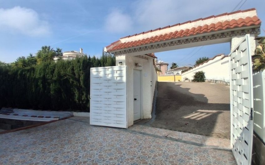 Resale - Villa -
Rojales - Inland