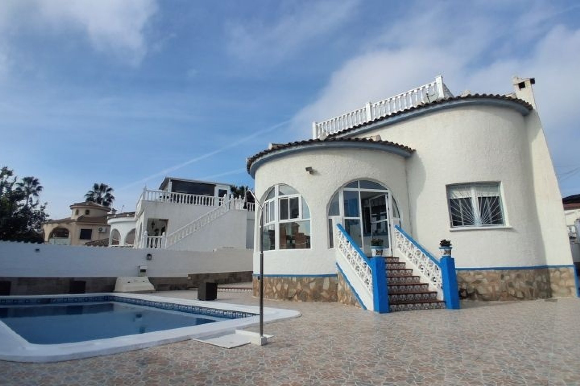 Resale - Villa -
Rojales - Inland
