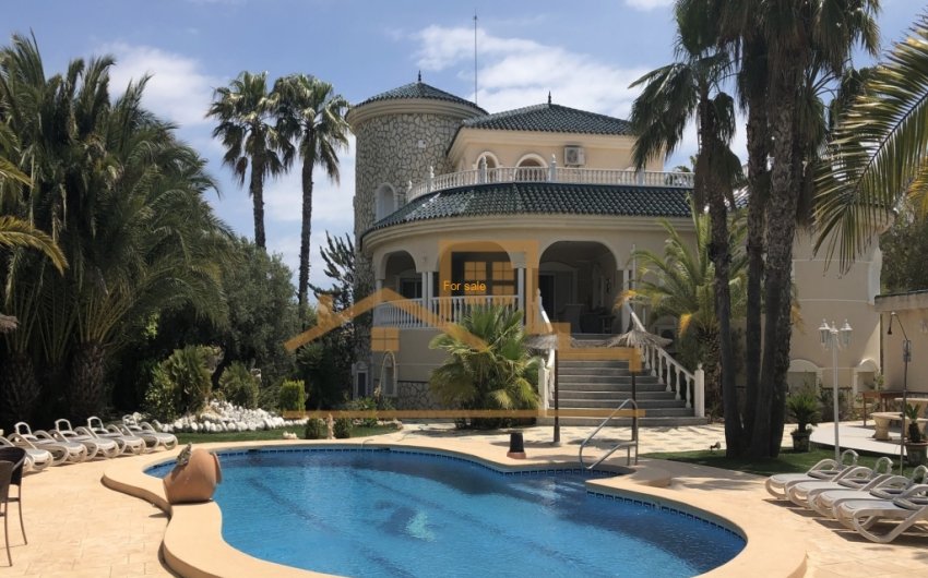 Resale - Villa -
Rojales - La Marquesa Golf