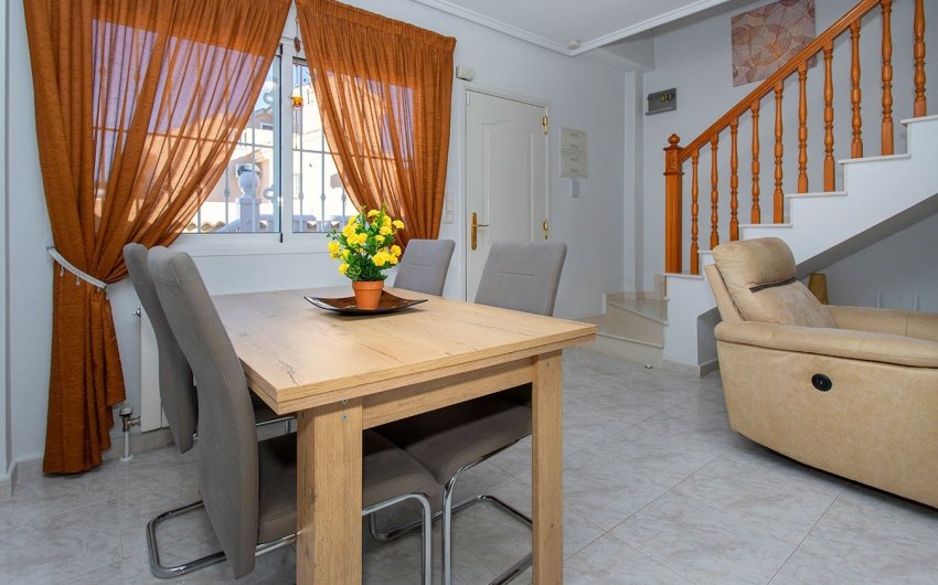 Resale - Villa -
Rojales - Pueblo