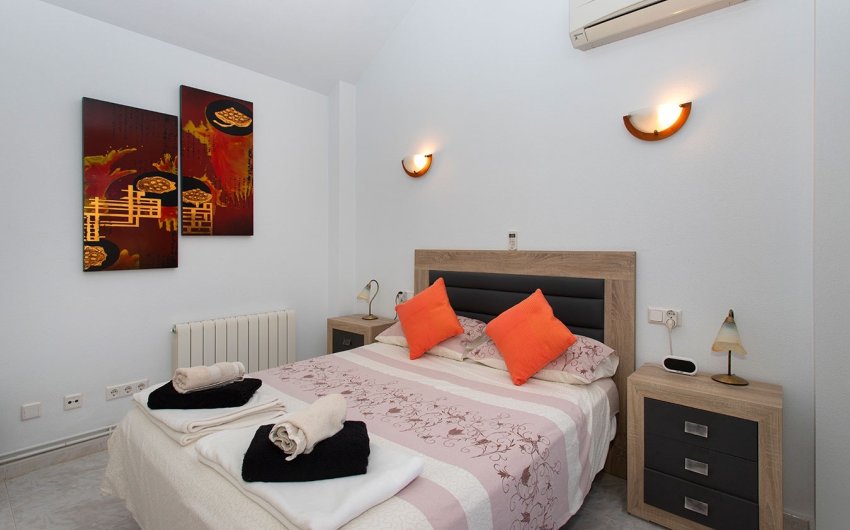 Resale - Villa -
Rojales - Pueblo