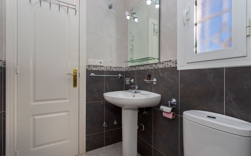 Resale - Villa -
Rojales - Pueblo